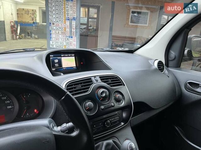 Черный Рено Кенгу, объемом двигателя 1.5 л и пробегом 132 тыс. км за 13700 $, фото 17 на Automoto.ua