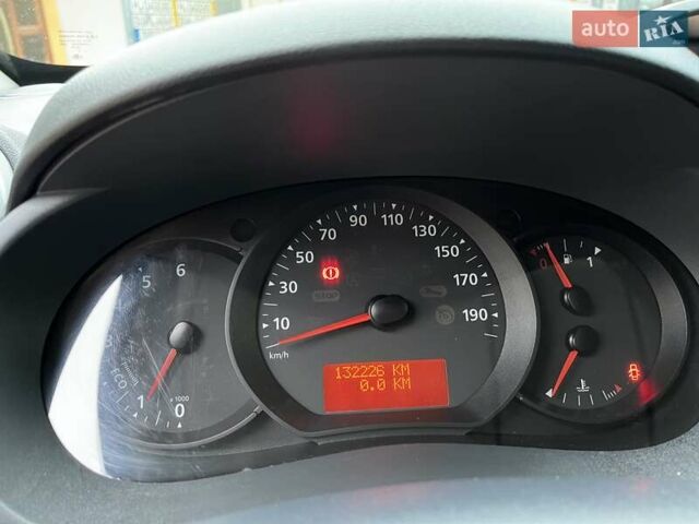 Черный Рено Кенгу, объемом двигателя 1.5 л и пробегом 132 тыс. км за 13700 $, фото 16 на Automoto.ua