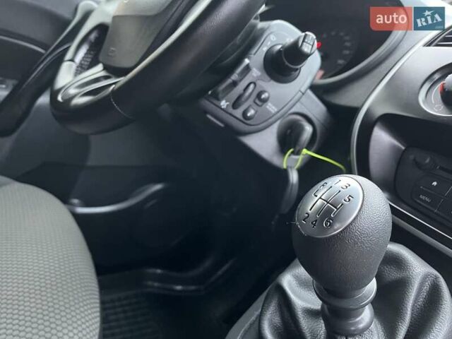 Черный Рено Кенгу, объемом двигателя 1.5 л и пробегом 132 тыс. км за 13700 $, фото 21 на Automoto.ua