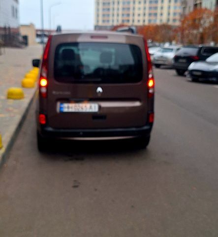 Коричневий Рено Кєнгу, об'ємом двигуна 1.5 л та пробігом 265 тис. км за 9000 $, фото 2 на Automoto.ua