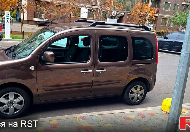 Коричневий Рено Кєнгу, об'ємом двигуна 1.5 л та пробігом 265 тис. км за 9000 $, фото 1 на Automoto.ua