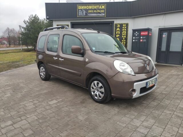 Коричневий Рено Кєнгу, об'ємом двигуна 1.5 л та пробігом 254 тис. км за 7800 $, фото 1 на Automoto.ua