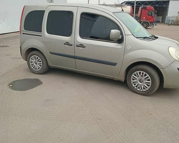 Коричневый Рено Кенгу, объемом двигателя 1.46 л и пробегом 285 тыс. км за 6700 $, фото 4 на Automoto.ua