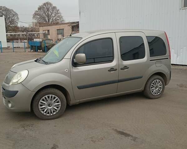 Коричневый Рено Кенгу, объемом двигателя 1.46 л и пробегом 285 тыс. км за 6700 $, фото 2 на Automoto.ua