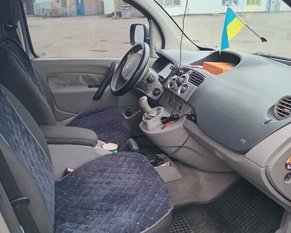 Коричневый Рено Кенгу, объемом двигателя 1.46 л и пробегом 285 тыс. км за 6700 $, фото 8 на Automoto.ua