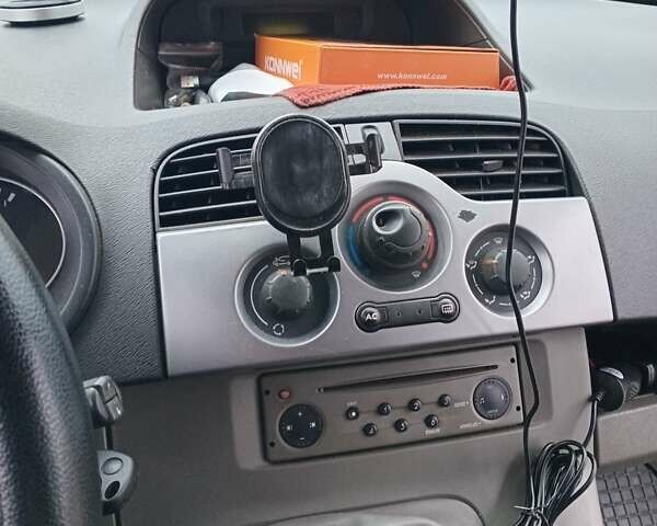 Коричневый Рено Кенгу, объемом двигателя 1.46 л и пробегом 285 тыс. км за 6700 $, фото 3 на Automoto.ua