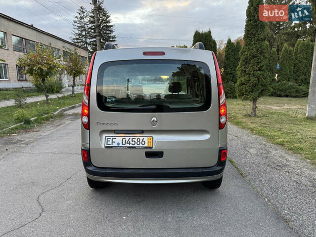 Коричневый Рено Кенгу, объемом двигателя 1.6 л и пробегом 170 тыс. км за 7800 $, фото 56 на Automoto.ua