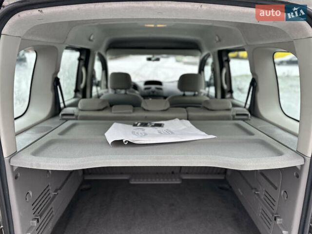 Коричневый Рено Кенгу, объемом двигателя 1.6 л и пробегом 204 тыс. км за 7450 $, фото 14 на Automoto.ua