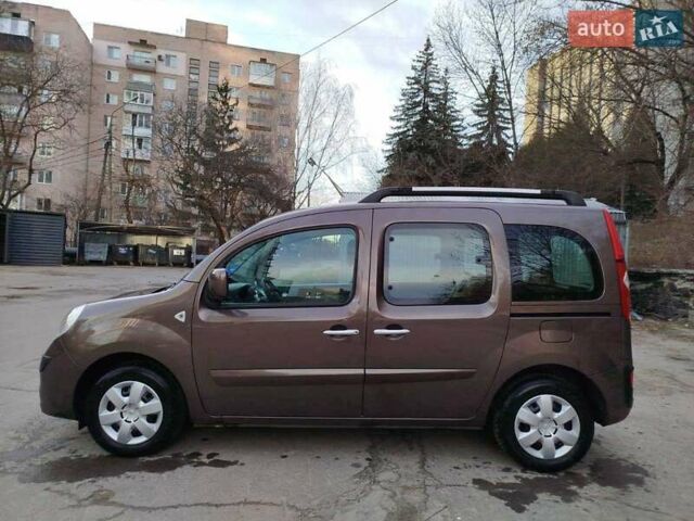 Коричневый Рено Кенгу, объемом двигателя 1.6 л и пробегом 185 тыс. км за 8700 $, фото 5 на Automoto.ua