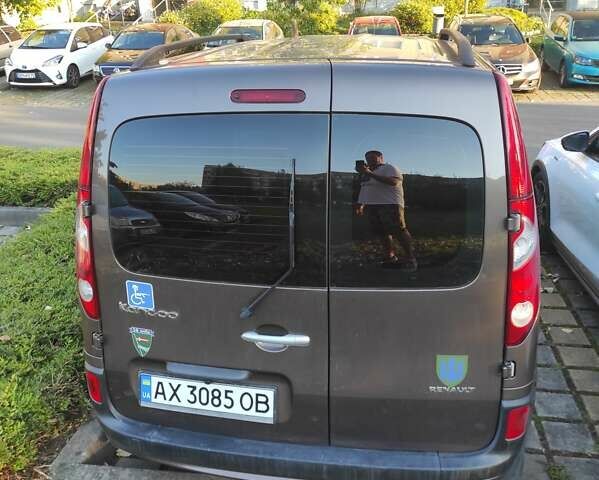 Коричневий Рено Кєнгу, об'ємом двигуна 1.6 л та пробігом 215 тис. км за 8000 $, фото 4 на Automoto.ua