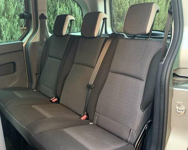 Коричневий Рено Кєнгу, об'ємом двигуна 1.5 л та пробігом 255 тис. км за 8890 $, фото 16 на Automoto.ua