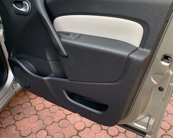 Коричневий Рено Кєнгу, об'ємом двигуна 1.5 л та пробігом 255 тис. км за 8890 $, фото 10 на Automoto.ua
