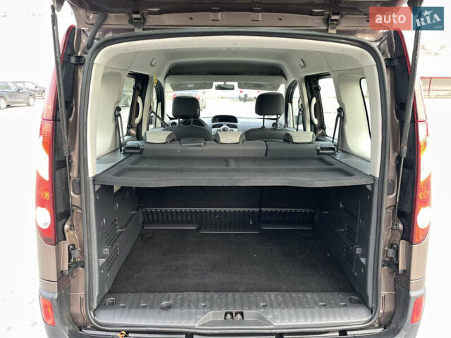 Коричневий Рено Кєнгу, об'ємом двигуна 1.6 л та пробігом 197 тис. км за 8200 $, фото 4 на Automoto.ua