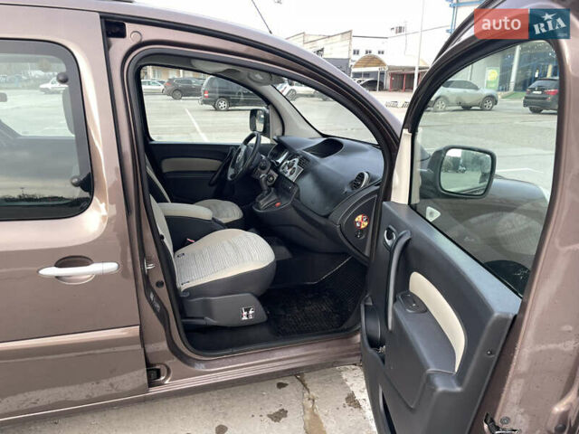 Коричневий Рено Кєнгу, об'ємом двигуна 1.6 л та пробігом 197 тис. км за 8200 $, фото 9 на Automoto.ua