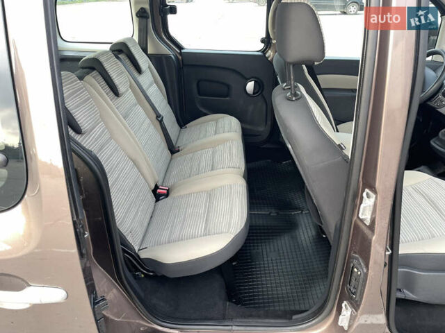 Коричневий Рено Кєнгу, об'ємом двигуна 1.6 л та пробігом 197 тис. км за 8200 $, фото 8 на Automoto.ua