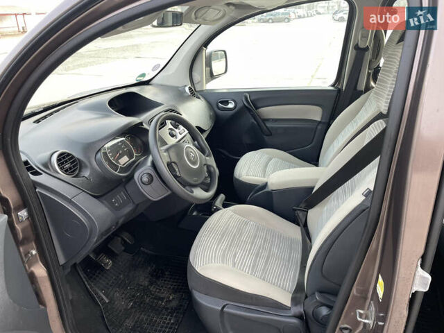 Коричневий Рено Кєнгу, об'ємом двигуна 1.6 л та пробігом 197 тис. км за 8200 $, фото 2 на Automoto.ua