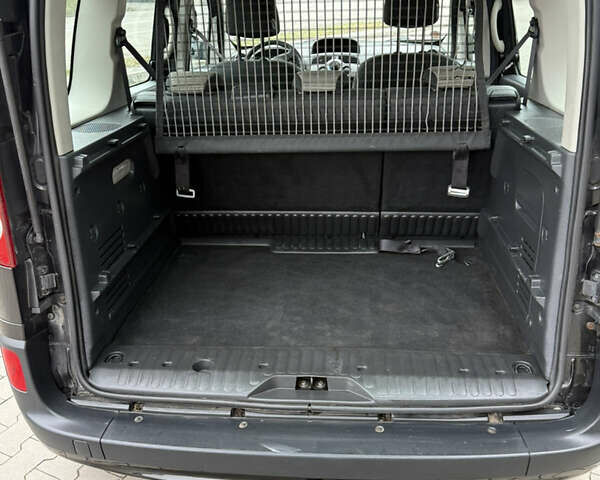 Коричневый Рено Кенгу, объемом двигателя 1.6 л и пробегом 188 тыс. км за 7900 $, фото 18 на Automoto.ua