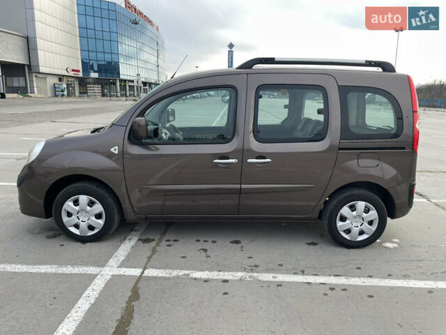 Коричневий Рено Кєнгу, об'ємом двигуна 1.6 л та пробігом 197 тис. км за 8200 $, фото 12 на Automoto.ua