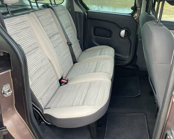 Коричневий Рено Кєнгу, об'ємом двигуна 1.5 л та пробігом 228 тис. км за 8950 $, фото 28 на Automoto.ua