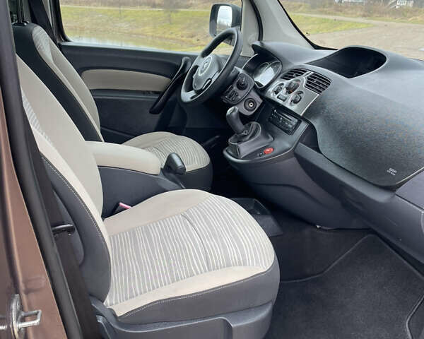 Коричневий Рено Кєнгу, об'ємом двигуна 1.5 л та пробігом 228 тис. км за 8950 $, фото 23 на Automoto.ua