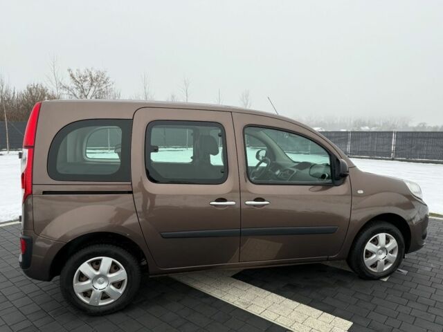 Коричневый Рено Кенгу, объемом двигателя 1.5 л и пробегом 156 тыс. км за 2300 $, фото 9 на Automoto.ua