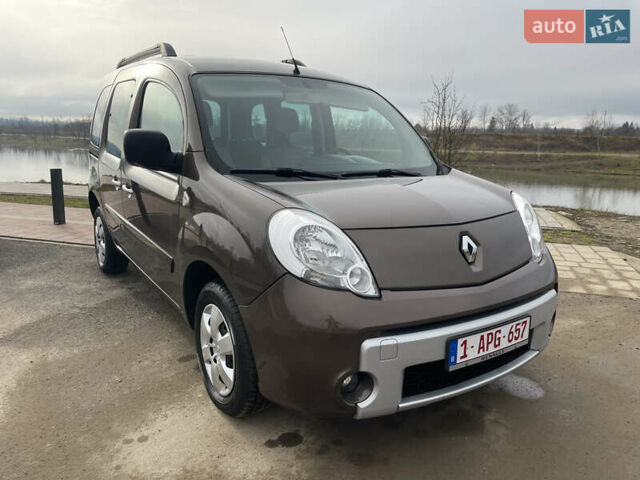 Коричневий Рено Кєнгу, об'ємом двигуна 1.5 л та пробігом 228 тис. км за 8950 $, фото 1 на Automoto.ua