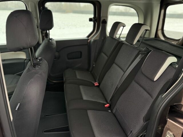 Коричневый Рено Кенгу, объемом двигателя 1.5 л и пробегом 156 тыс. км за 2300 $, фото 2 на Automoto.ua