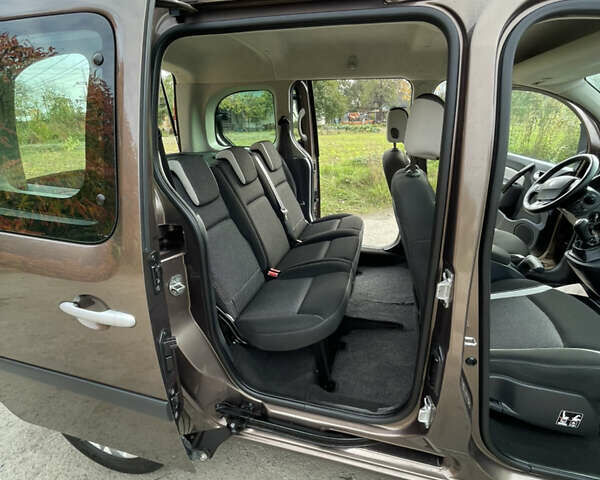 Коричневый Рено Кенгу, объемом двигателя 1.5 л и пробегом 256 тыс. км за 10999 $, фото 11 на Automoto.ua