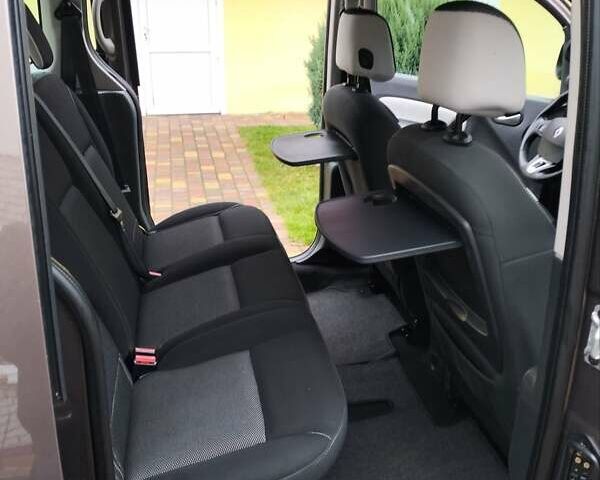 Коричневый Рено Кенгу, объемом двигателя 1.5 л и пробегом 256 тыс. км за 10999 $, фото 17 на Automoto.ua