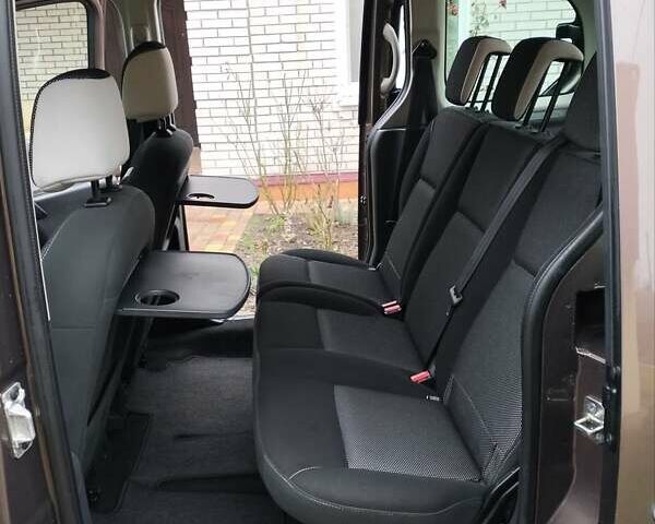 Коричневый Рено Кенгу, объемом двигателя 1.5 л и пробегом 256 тыс. км за 10999 $, фото 13 на Automoto.ua