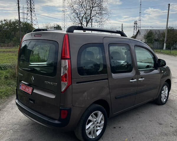 Коричневый Рено Кенгу, объемом двигателя 1.5 л и пробегом 256 тыс. км за 10999 $, фото 3 на Automoto.ua