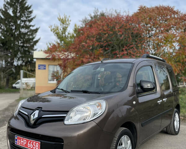 Коричневый Рено Кенгу, объемом двигателя 1.5 л и пробегом 256 тыс. км за 10999 $, фото 1 на Automoto.ua