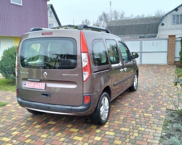 Коричневый Рено Кенгу, объемом двигателя 1.5 л и пробегом 256 тыс. км за 10999 $, фото 7 на Automoto.ua