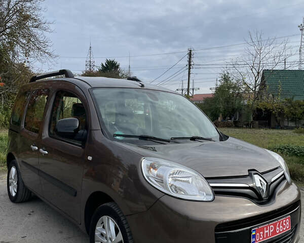 Коричневый Рено Кенгу, объемом двигателя 1.5 л и пробегом 256 тыс. км за 10999 $, фото 2 на Automoto.ua