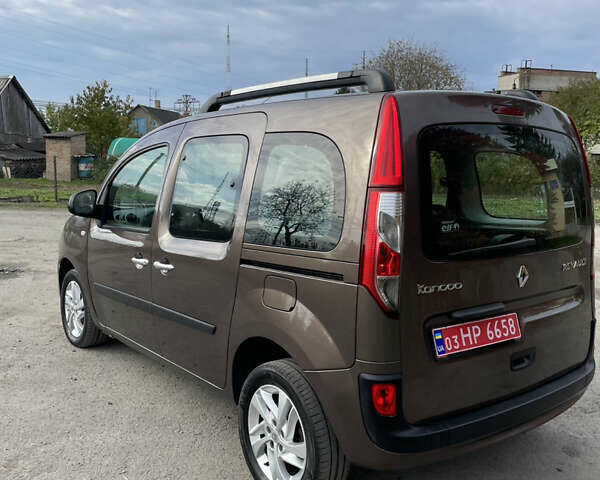 Коричневый Рено Кенгу, объемом двигателя 1.5 л и пробегом 256 тыс. км за 10999 $, фото 5 на Automoto.ua