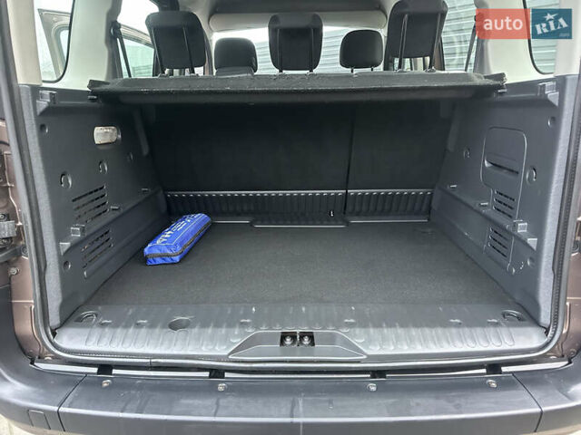 Коричневый Рено Кенгу, объемом двигателя 1.5 л и пробегом 210 тыс. км за 10999 $, фото 16 на Automoto.ua