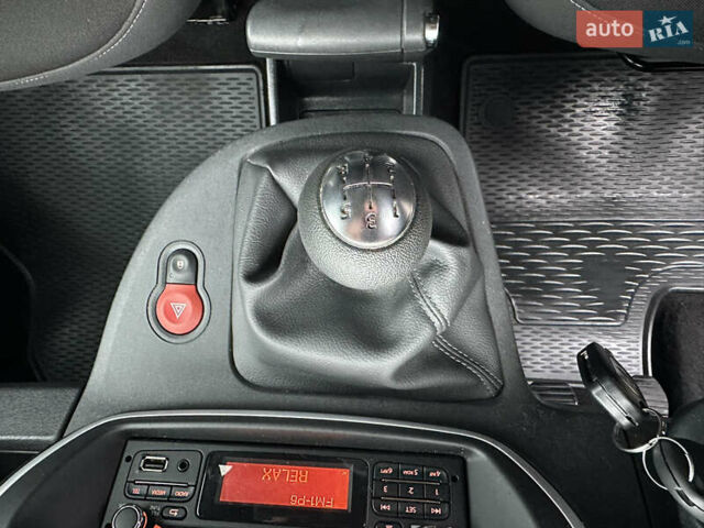 Коричневый Рено Кенгу, объемом двигателя 1.5 л и пробегом 210 тыс. км за 10999 $, фото 24 на Automoto.ua