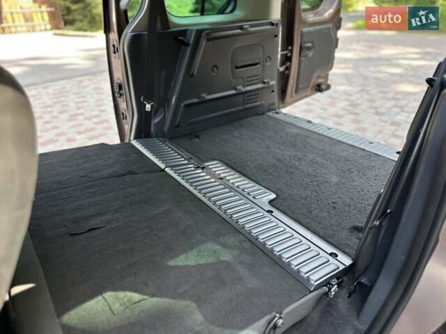 Коричневий Рено Кєнгу, об'ємом двигуна 1.5 л та пробігом 190 тис. км за 10750 $, фото 93 на Automoto.ua