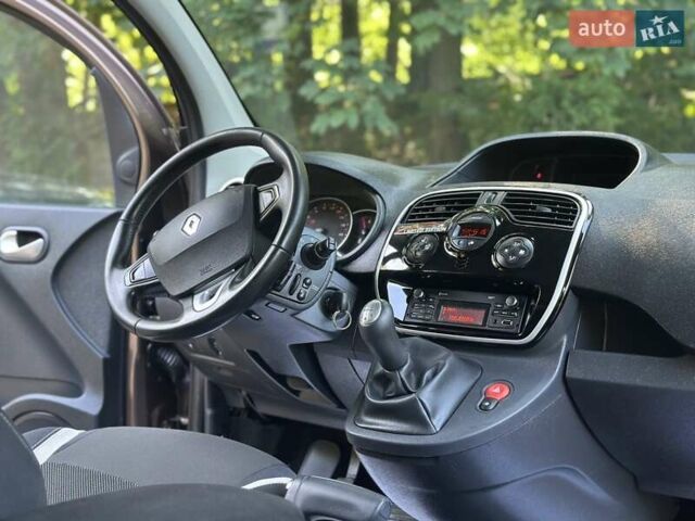Коричневий Рено Кєнгу, об'ємом двигуна 1.5 л та пробігом 190 тис. км за 10750 $, фото 52 на Automoto.ua