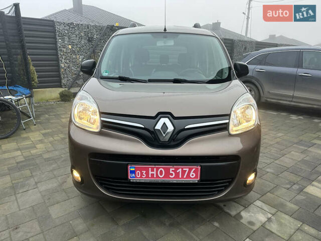 Коричневый Рено Кенгу, объемом двигателя 1.5 л и пробегом 210 тыс. км за 10999 $, фото 1 на Automoto.ua