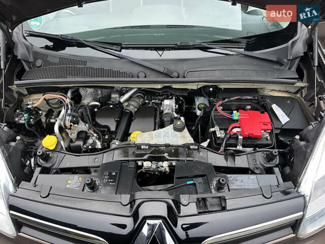 Коричневый Рено Кенгу, объемом двигателя 1.5 л и пробегом 210 тыс. км за 10999 $, фото 27 на Automoto.ua