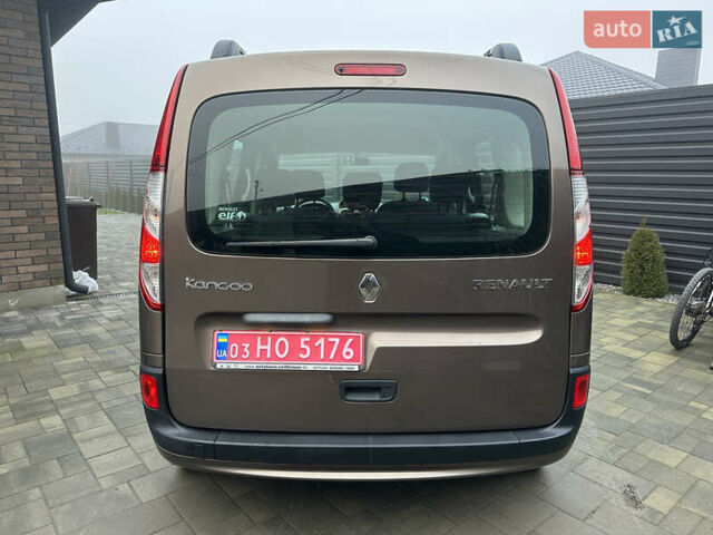 Коричневый Рено Кенгу, объемом двигателя 1.5 л и пробегом 210 тыс. км за 10999 $, фото 5 на Automoto.ua
