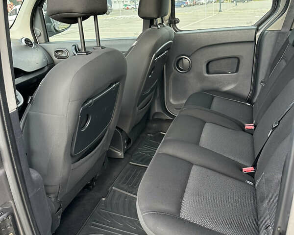 Коричневый Рено Кенгу, объемом двигателя 1.5 л и пробегом 280 тыс. км за 12300 $, фото 29 на Automoto.ua