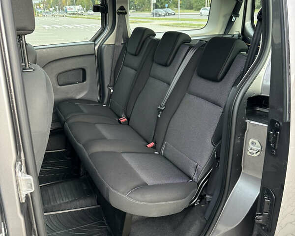 Коричневый Рено Кенгу, объемом двигателя 1.5 л и пробегом 280 тыс. км за 12300 $, фото 27 на Automoto.ua