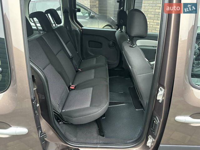 Коричневый Рено Кенгу, объемом двигателя 1.5 л и пробегом 210 тыс. км за 10999 $, фото 17 на Automoto.ua