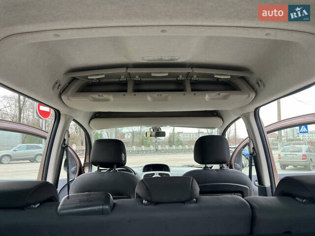 Коричневый Рено Кенгу, объемом двигателя 1.5 л и пробегом 154 тыс. км за 13399 $, фото 39 на Automoto.ua