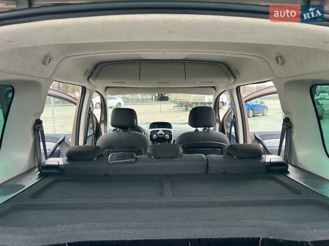 Коричневый Рено Кенгу, объемом двигателя 1.5 л и пробегом 154 тыс. км за 13399 $, фото 51 на Automoto.ua