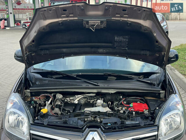 Коричневый Рено Кенгу, объемом двигателя 1.5 л и пробегом 154 тыс. км за 13399 $, фото 68 на Automoto.ua