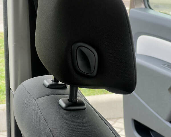 Коричневый Рено Кенгу, объемом двигателя 1.5 л и пробегом 154 тыс. км за 13399 $, фото 57 на Automoto.ua