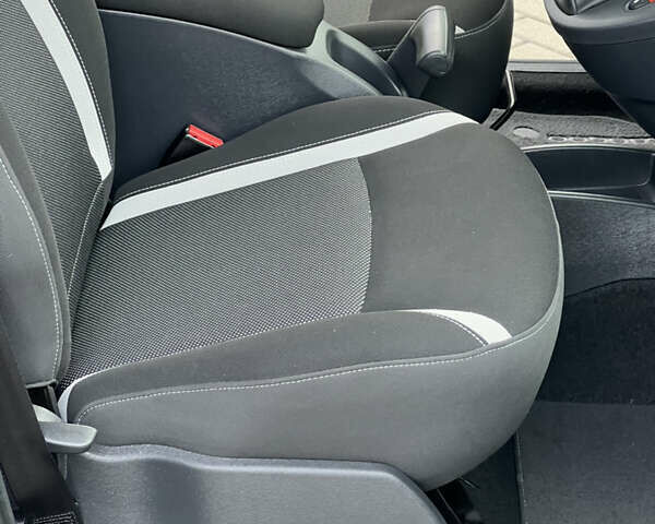 Коричневый Рено Кенгу, объемом двигателя 1.5 л и пробегом 154 тыс. км за 13399 $, фото 30 на Automoto.ua